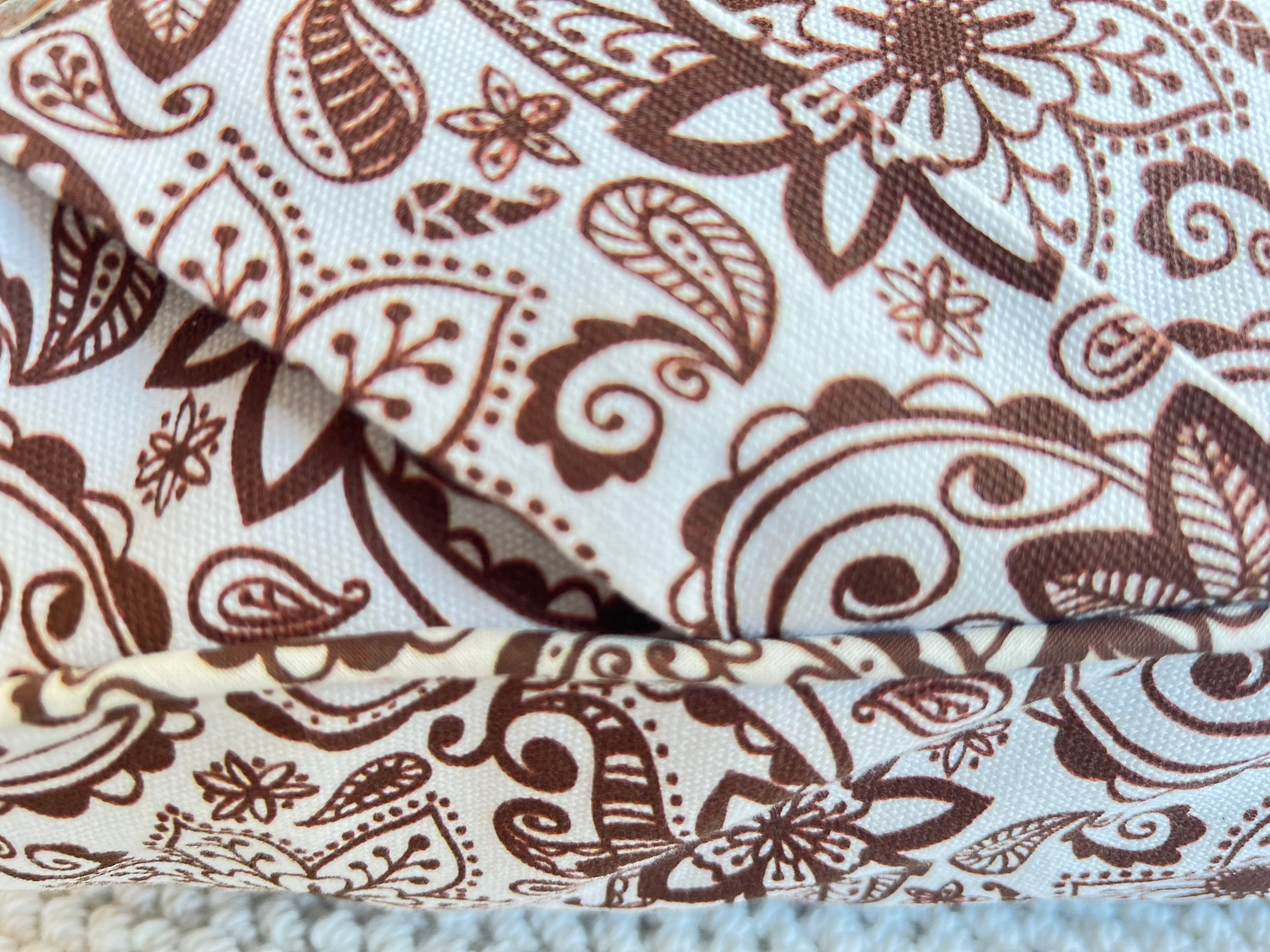 ZABUTON Meditation Cushion | Paisley Flower | Chocolate - Yoga Soul