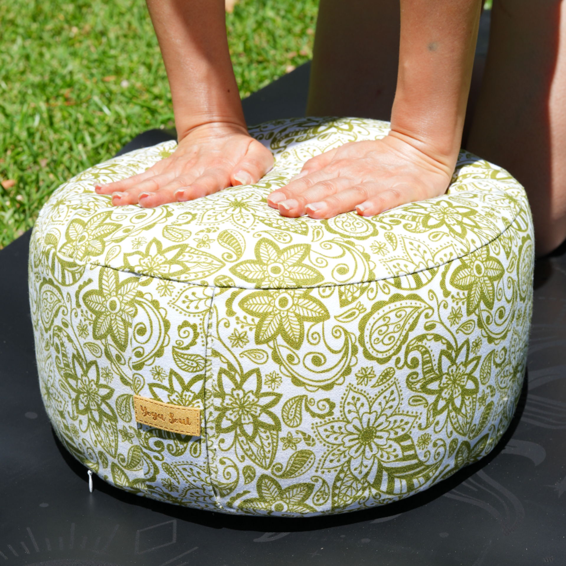 RONDO Meditation Cushion | Paisley Flower | Olive Green