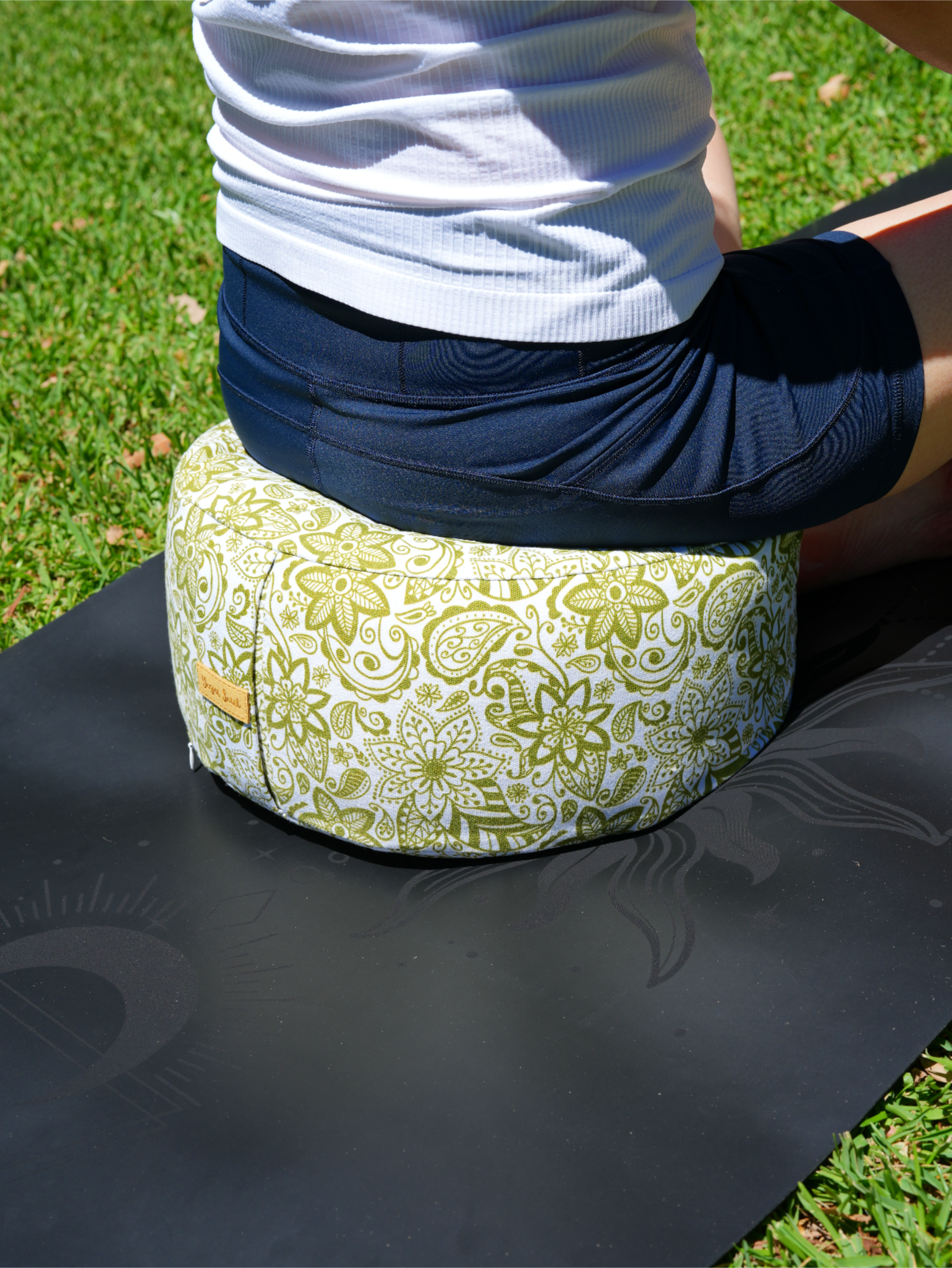 RONDO Meditation Cushion | Paisley Flower | Olive Green