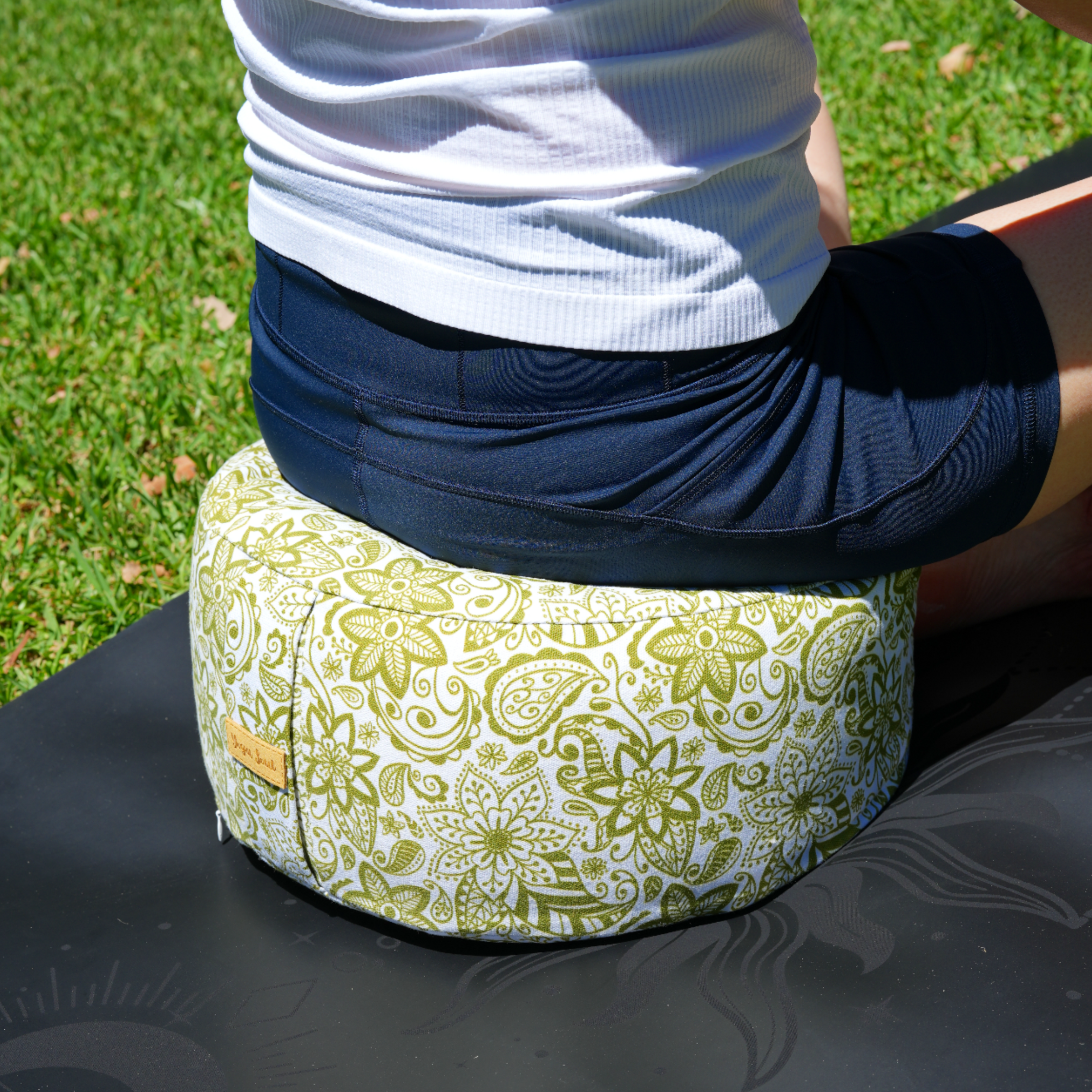 RONDO Meditation Cushion | Paisley Flower | Olive Green