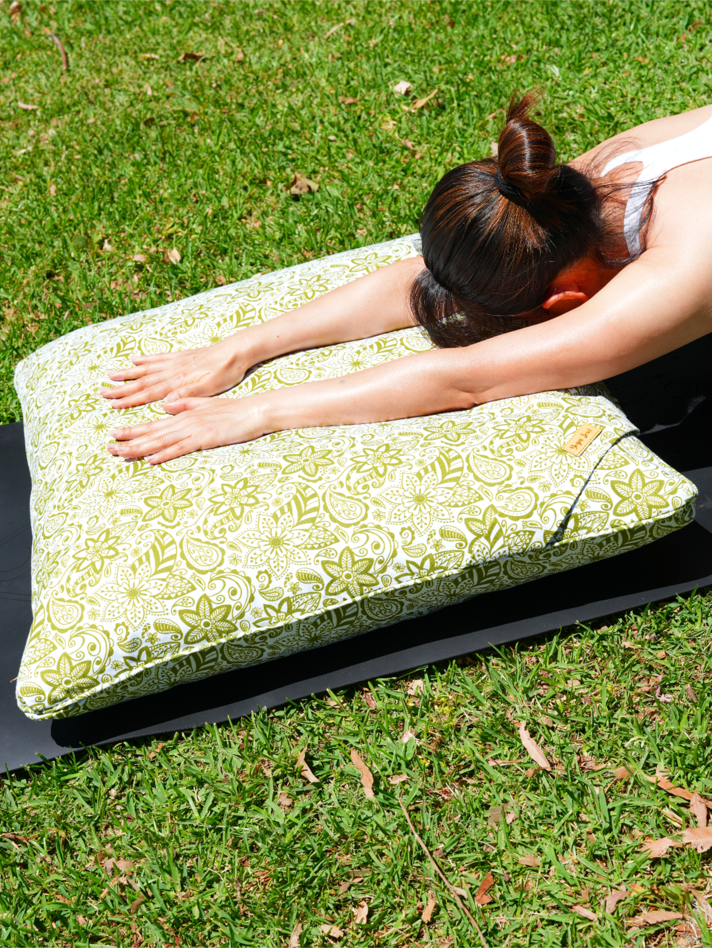 ZABUTON Meditation Cushion | Paisley Flower | Olive Green