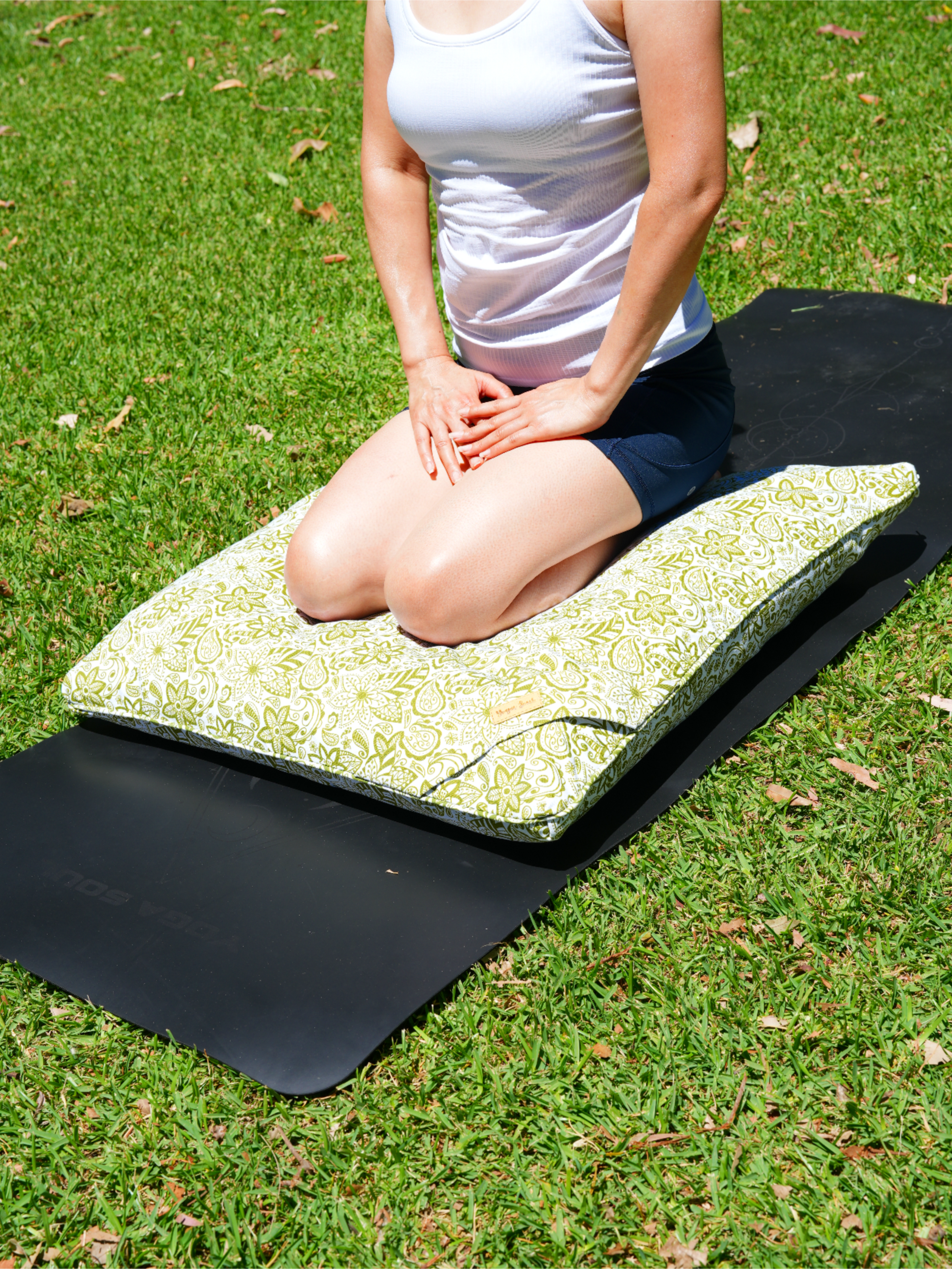 ZABUTON Meditation Cushion | Paisley Flower | Olive Green