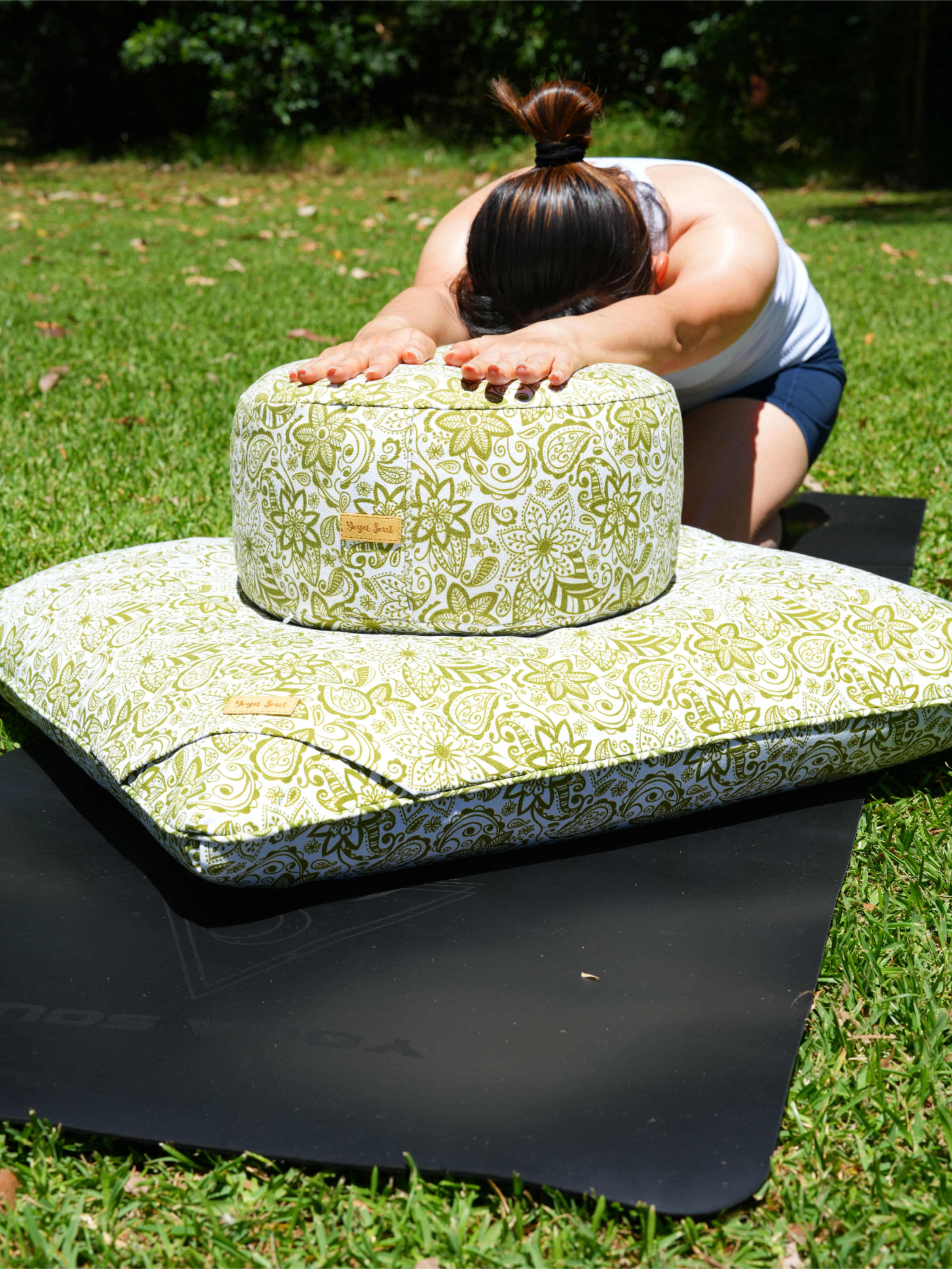ZABUTON Meditation Cushion | Paisley Flower | Olive Green