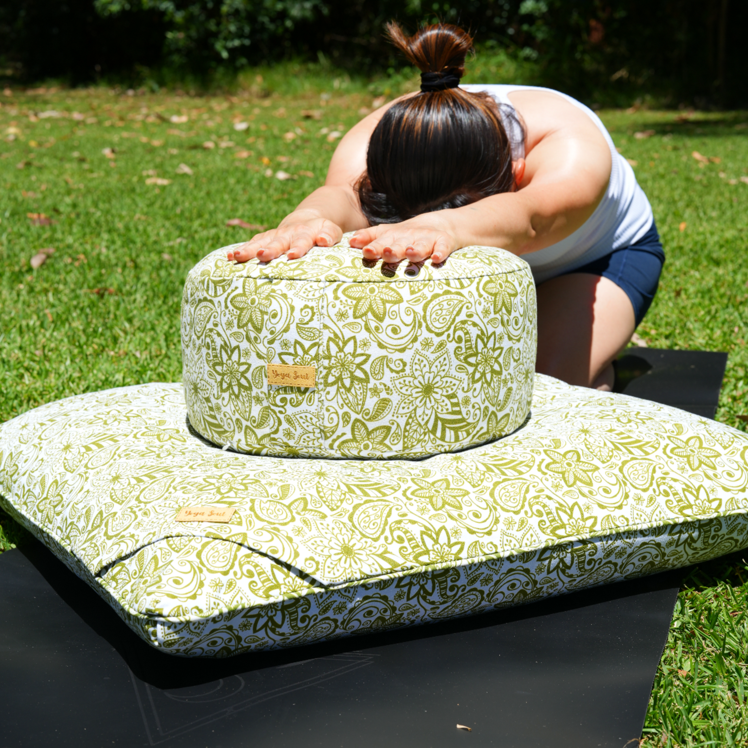 ZABUTON Meditation Cushion | Paisley Flower | Olive Green
