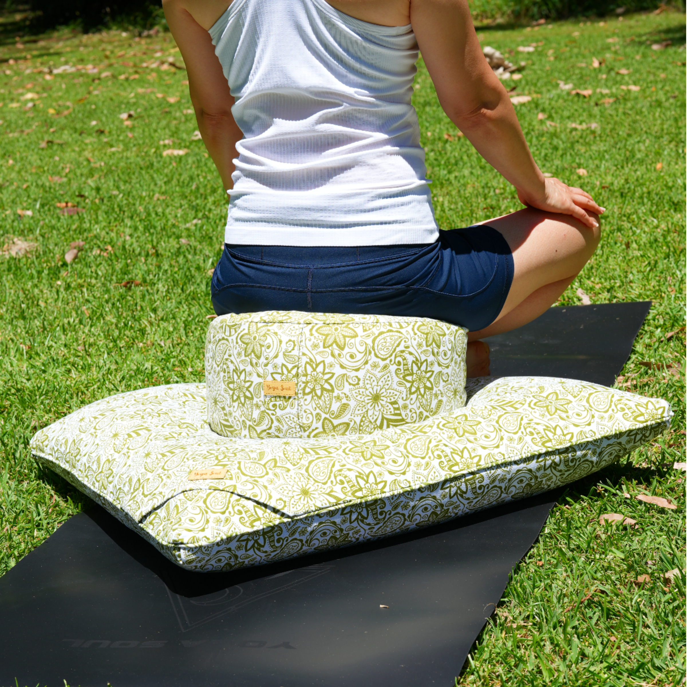 ZABUTON Meditation Cushion | Paisley Flower | Olive Green