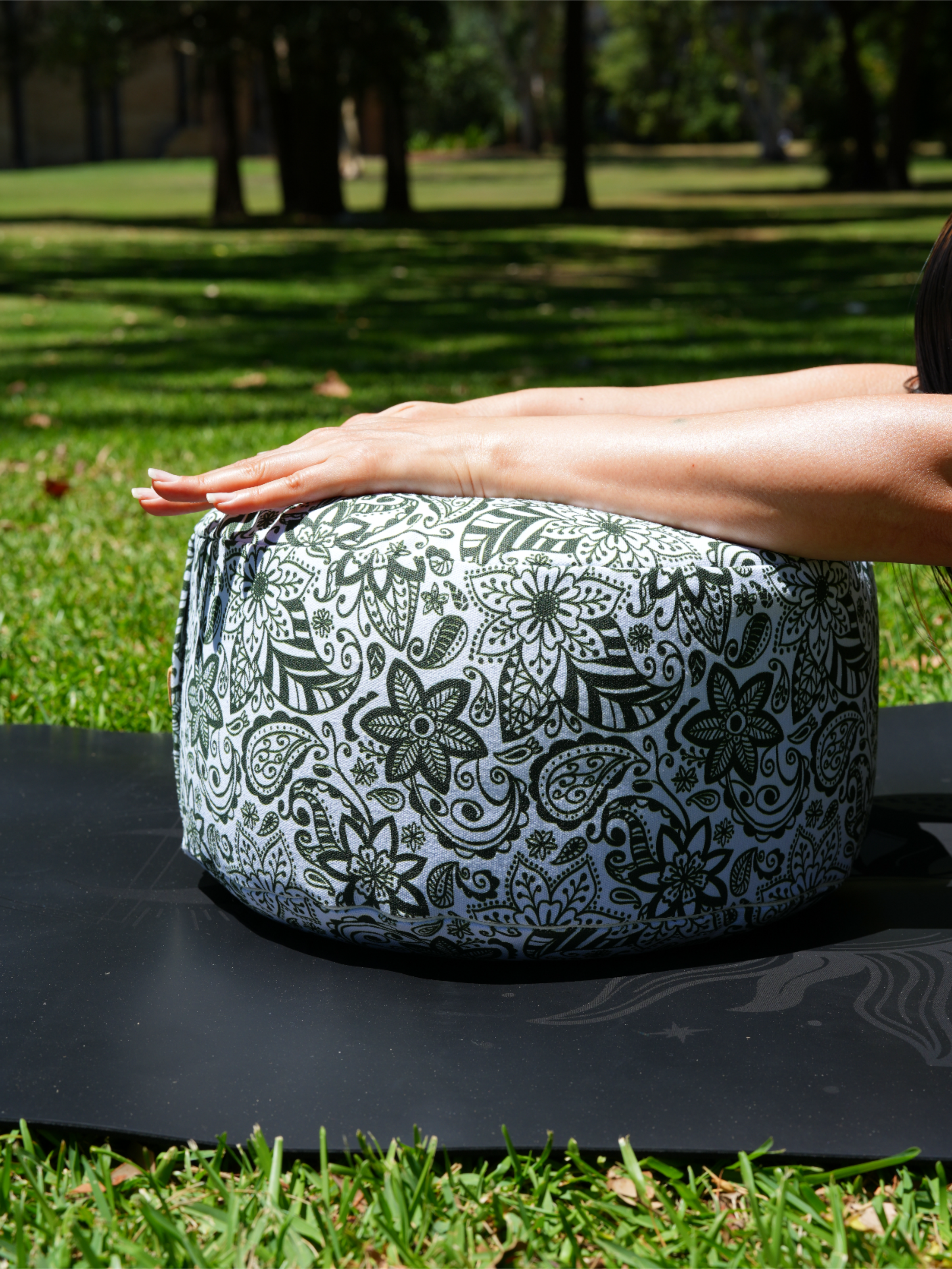 RONDO Meditation Cushion | Paisley Flower | Trekking Green