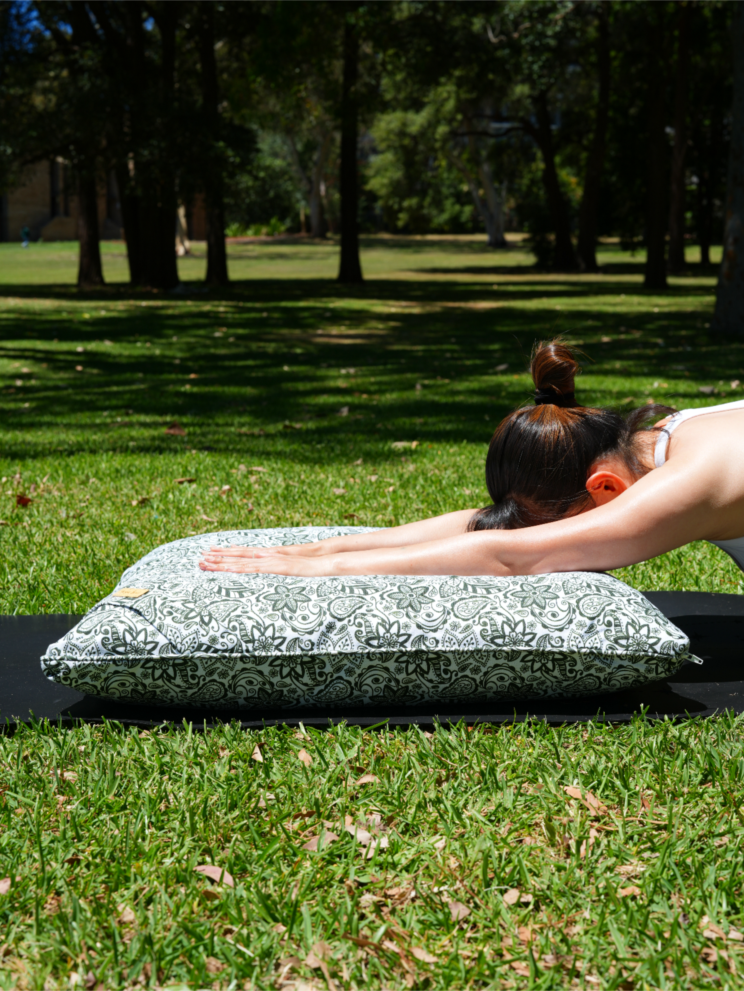 ZABUTON Meditation Cushion | Paisley Flower | Trekking Green