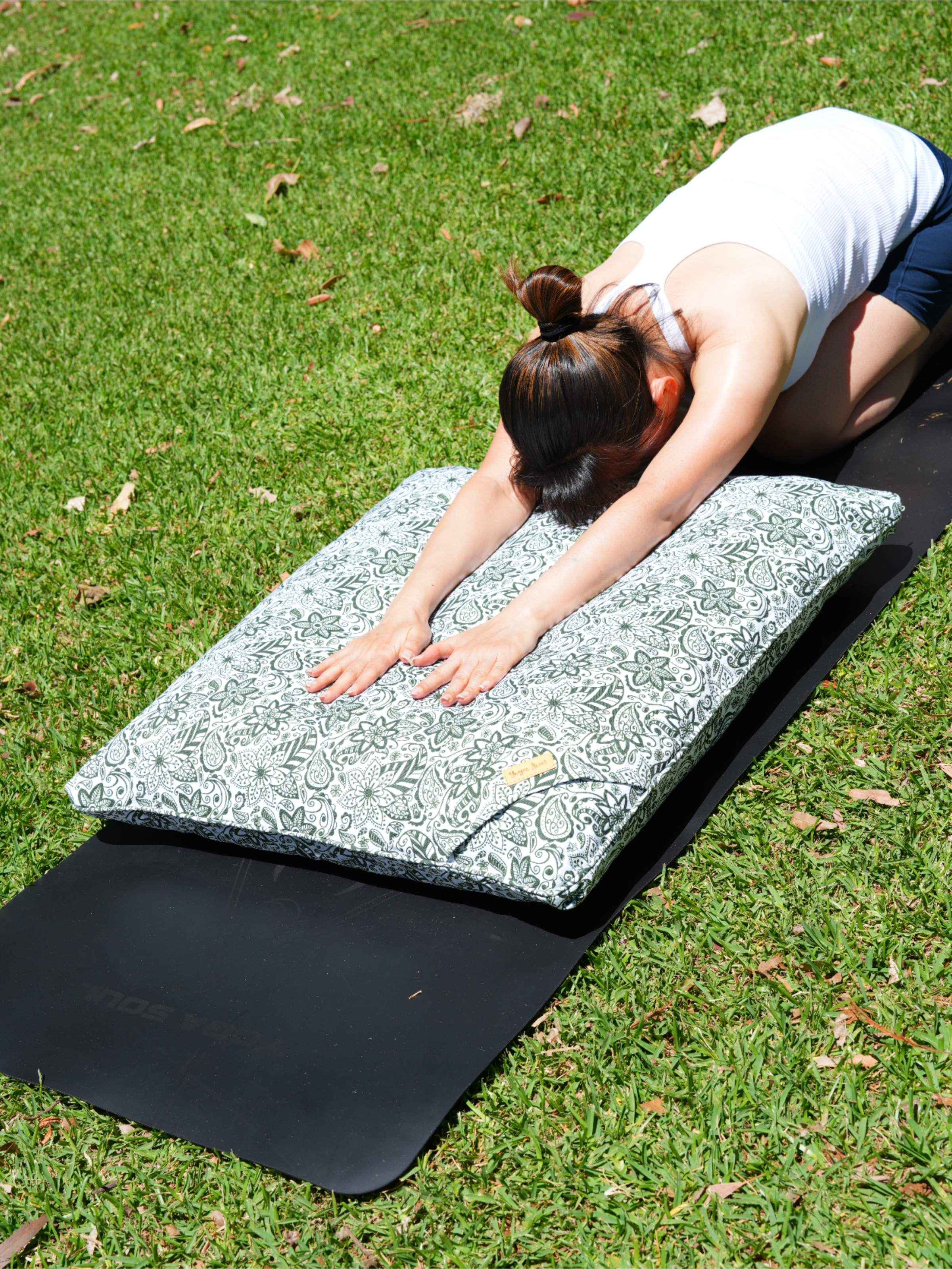 ZABUTON Meditation Cushion | Paisley Flower | Trekking Green