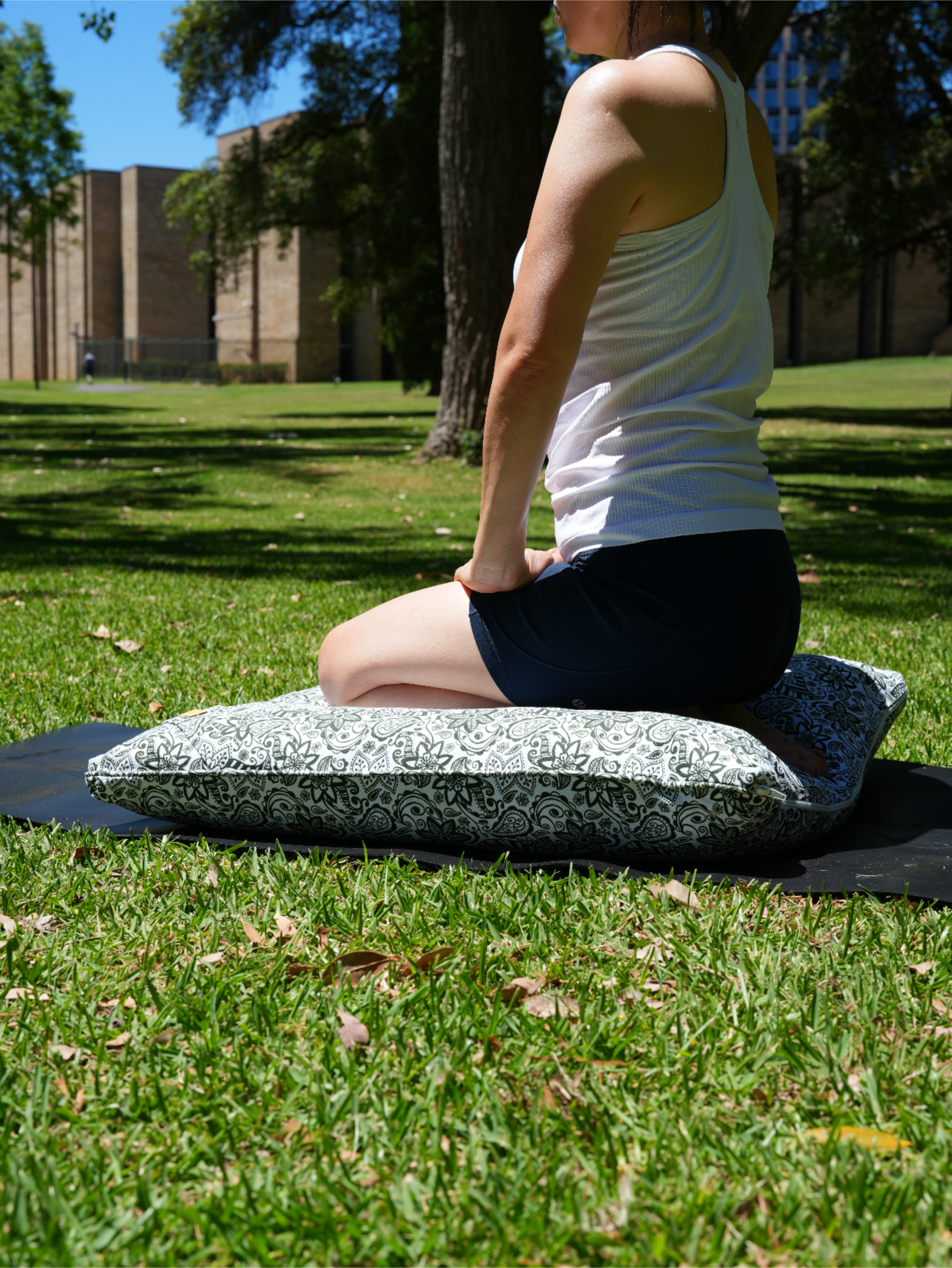 ZABUTON Meditation Cushion | Paisley Flower | Trekking Green