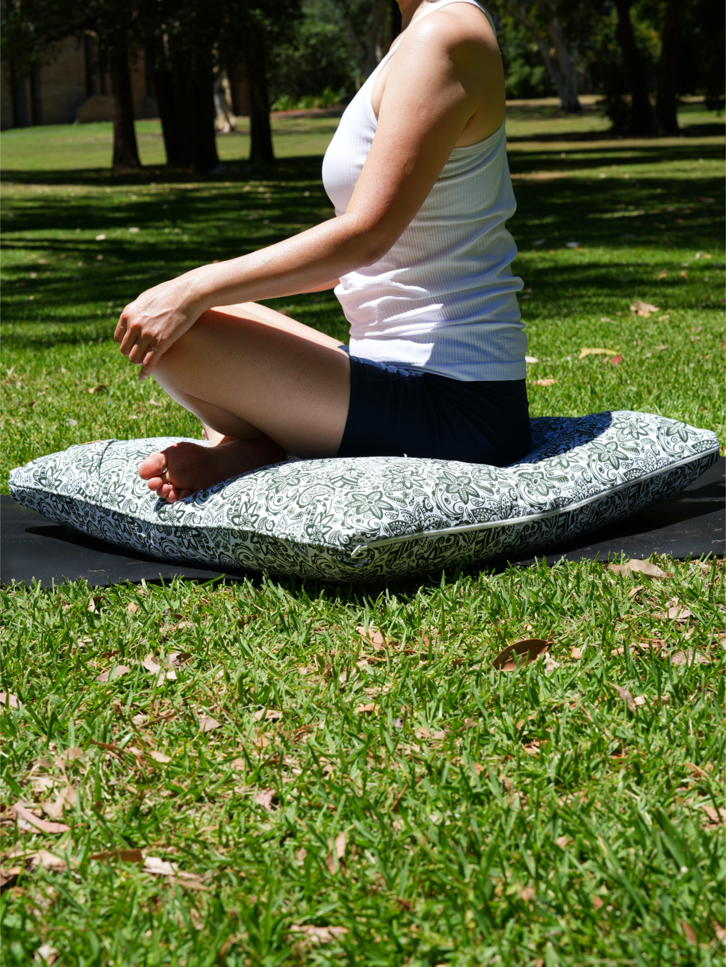 ZABUTON Meditation Cushion | Paisley Flower | Trekking Green
