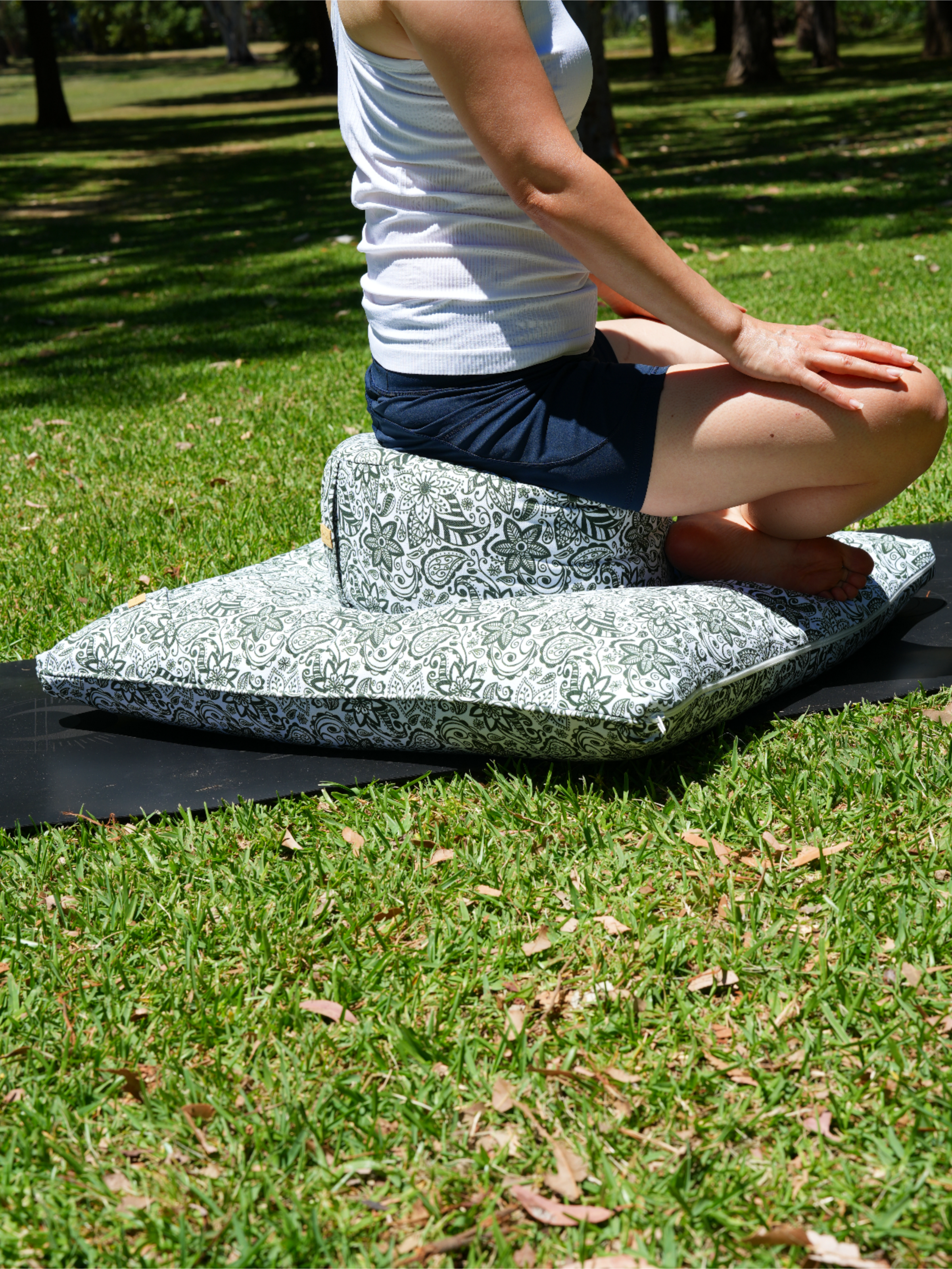 RONDO Meditation Cushion | Paisley Flower | Trekking Green