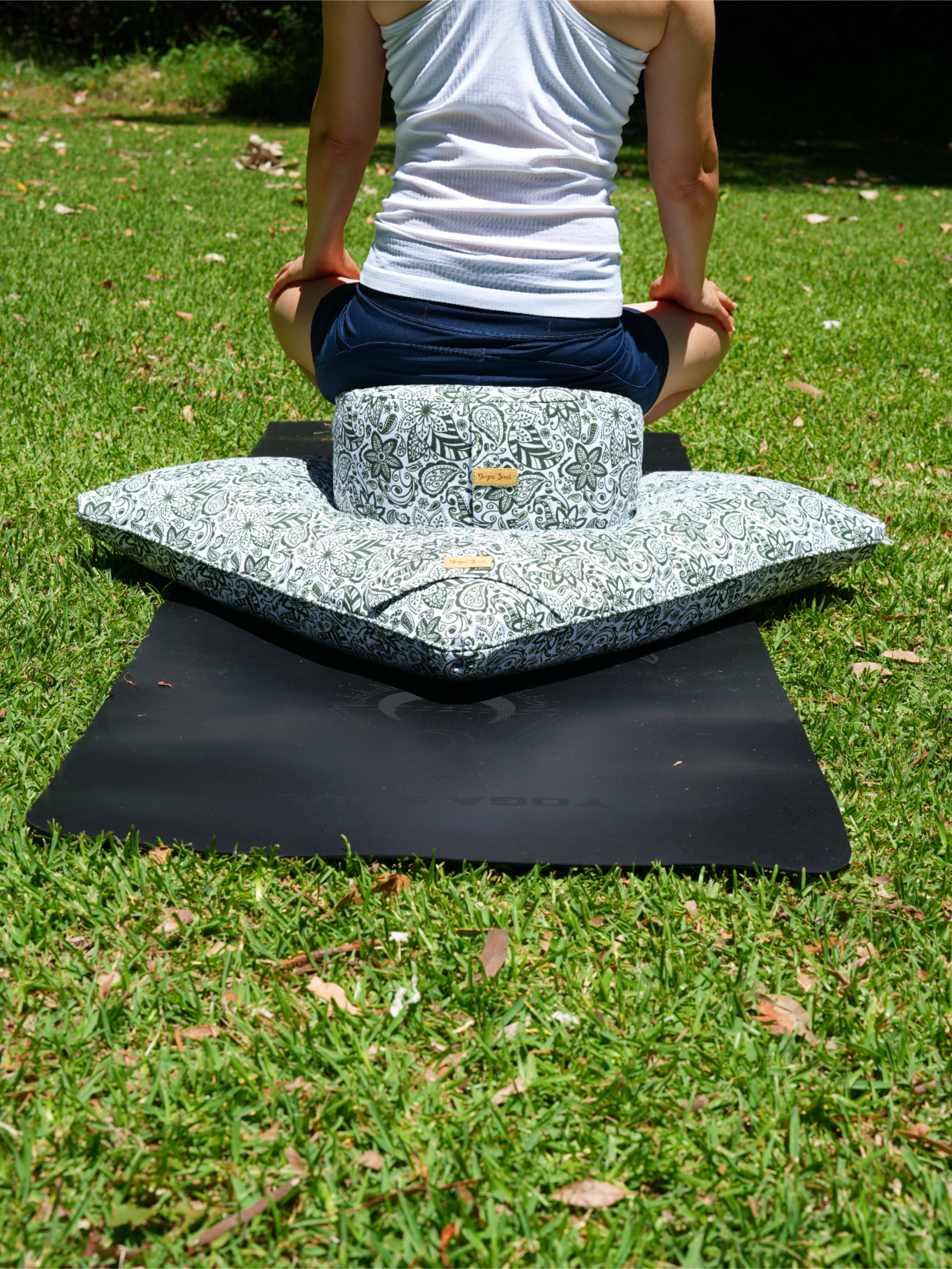 ZABUTON Meditation Cushion | Paisley Flower | Trekking Green