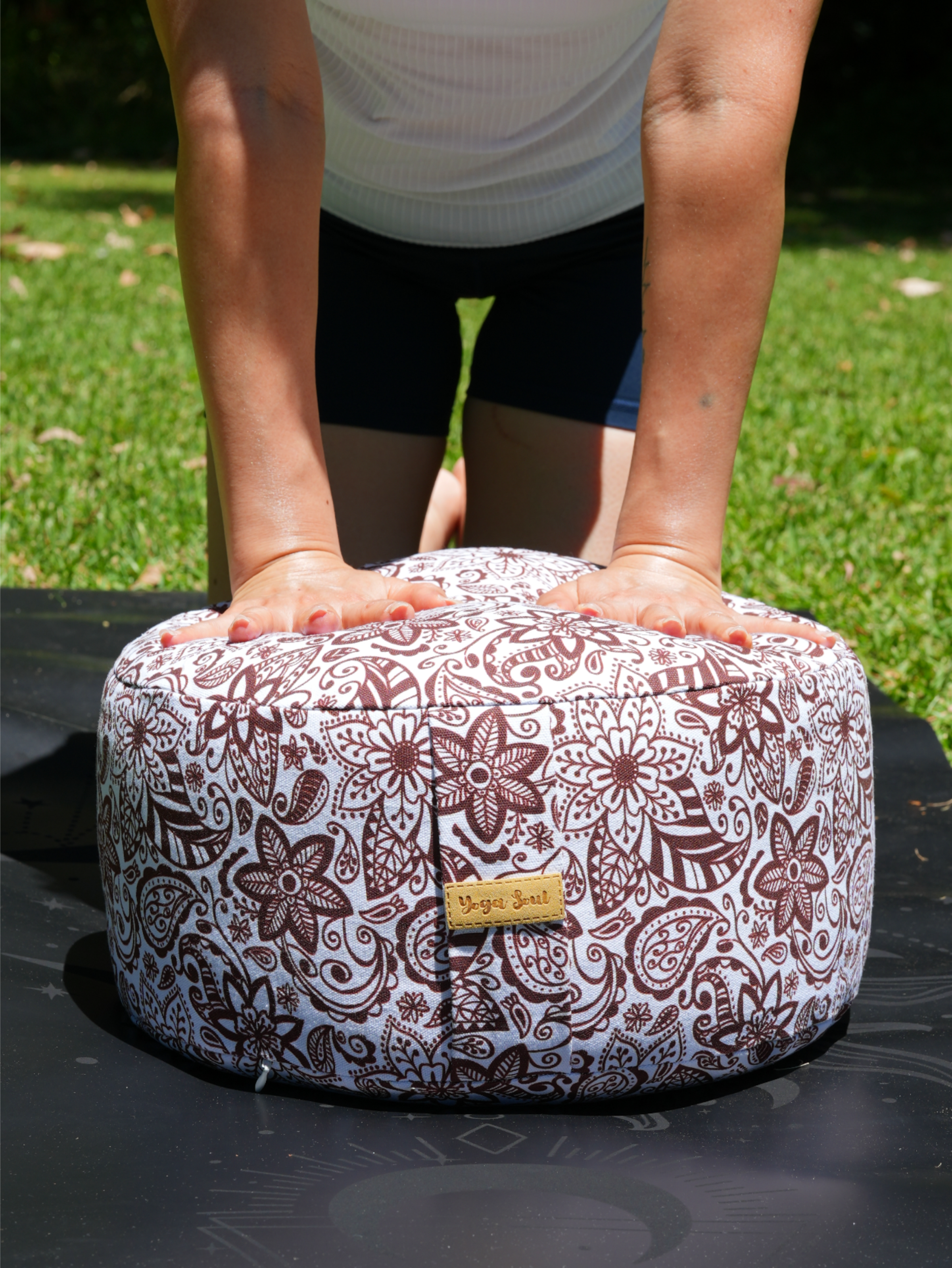 RONDO Meditation Cushion | Paisley Flower | Chocolate