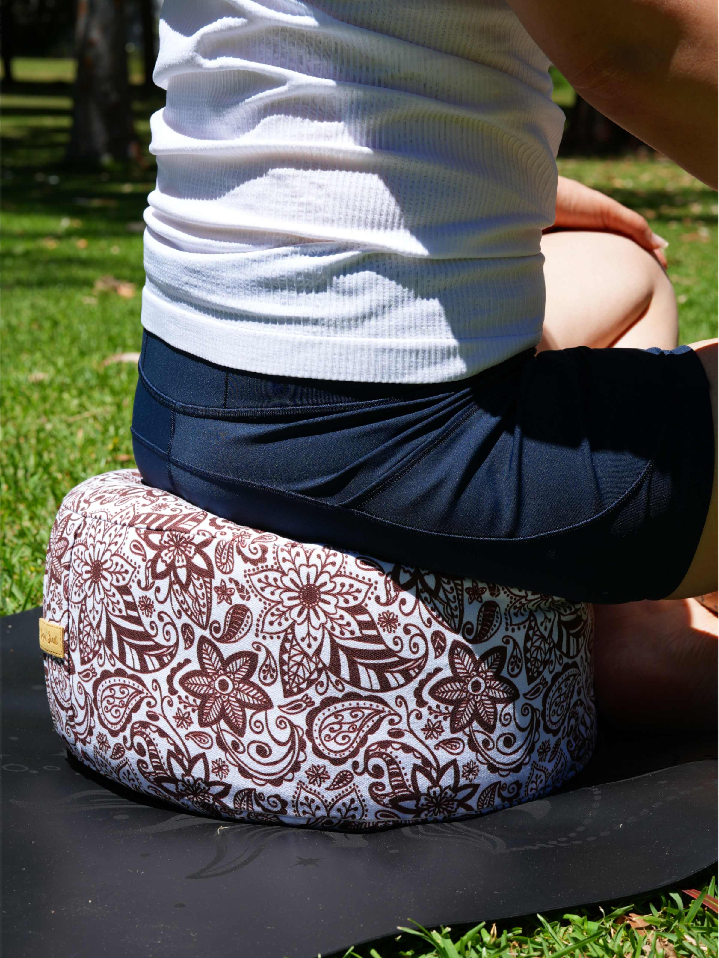RONDO Meditation Cushion | Paisley Flower | Chocolate