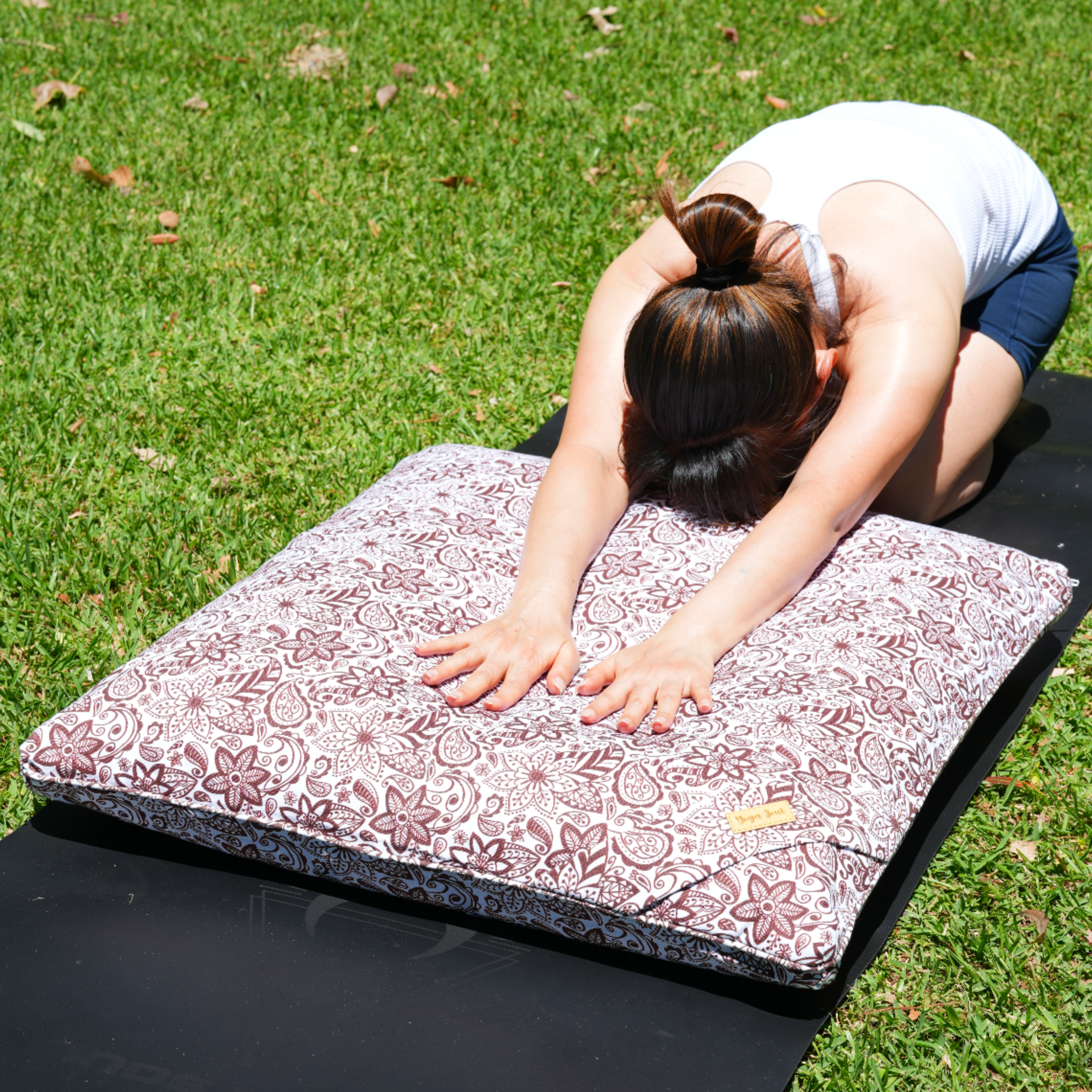 ZABUTON Meditation Cushion | Paisley Flower | Chocolate
