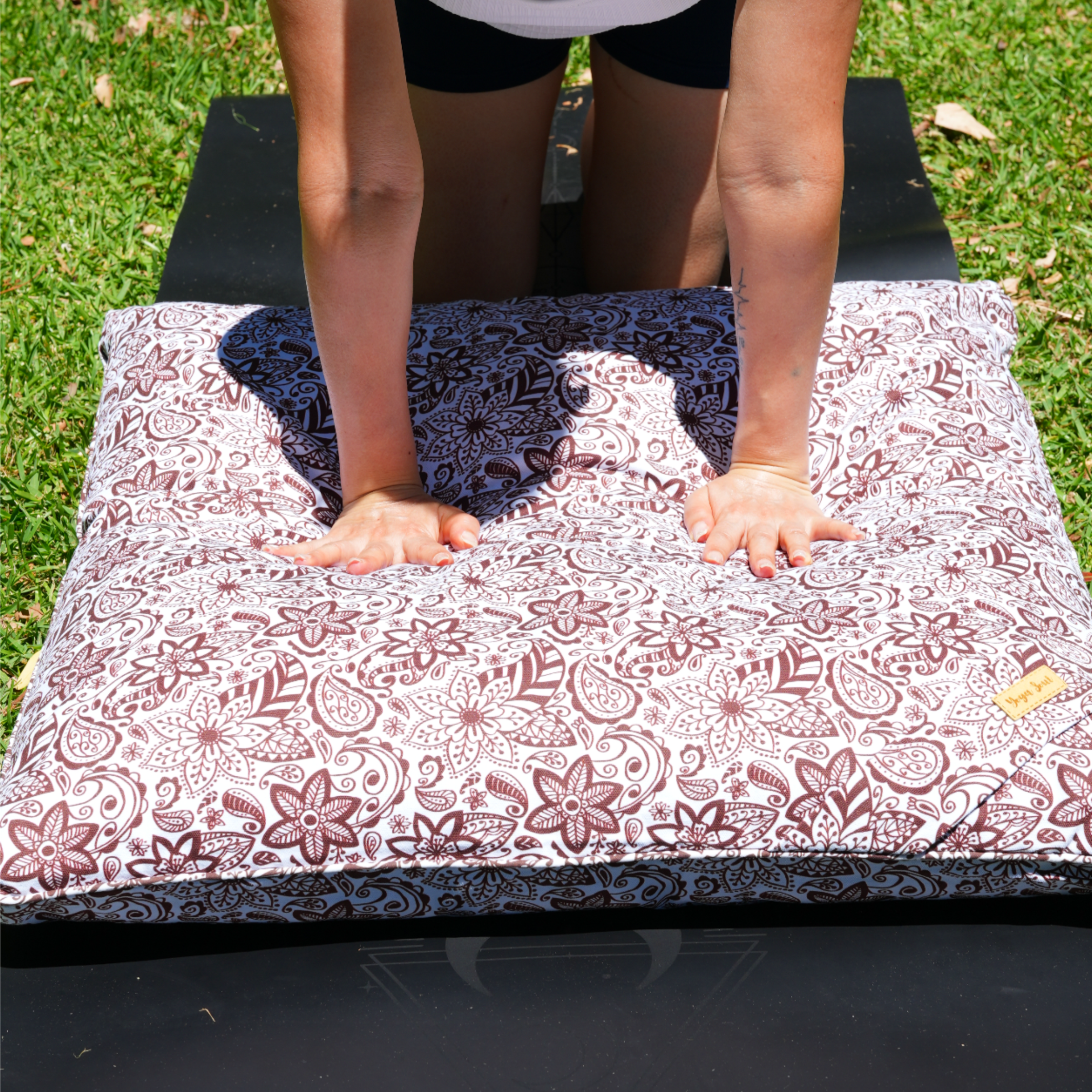 ZABUTON Meditation Cushion | Paisley Flower | Chocolate
