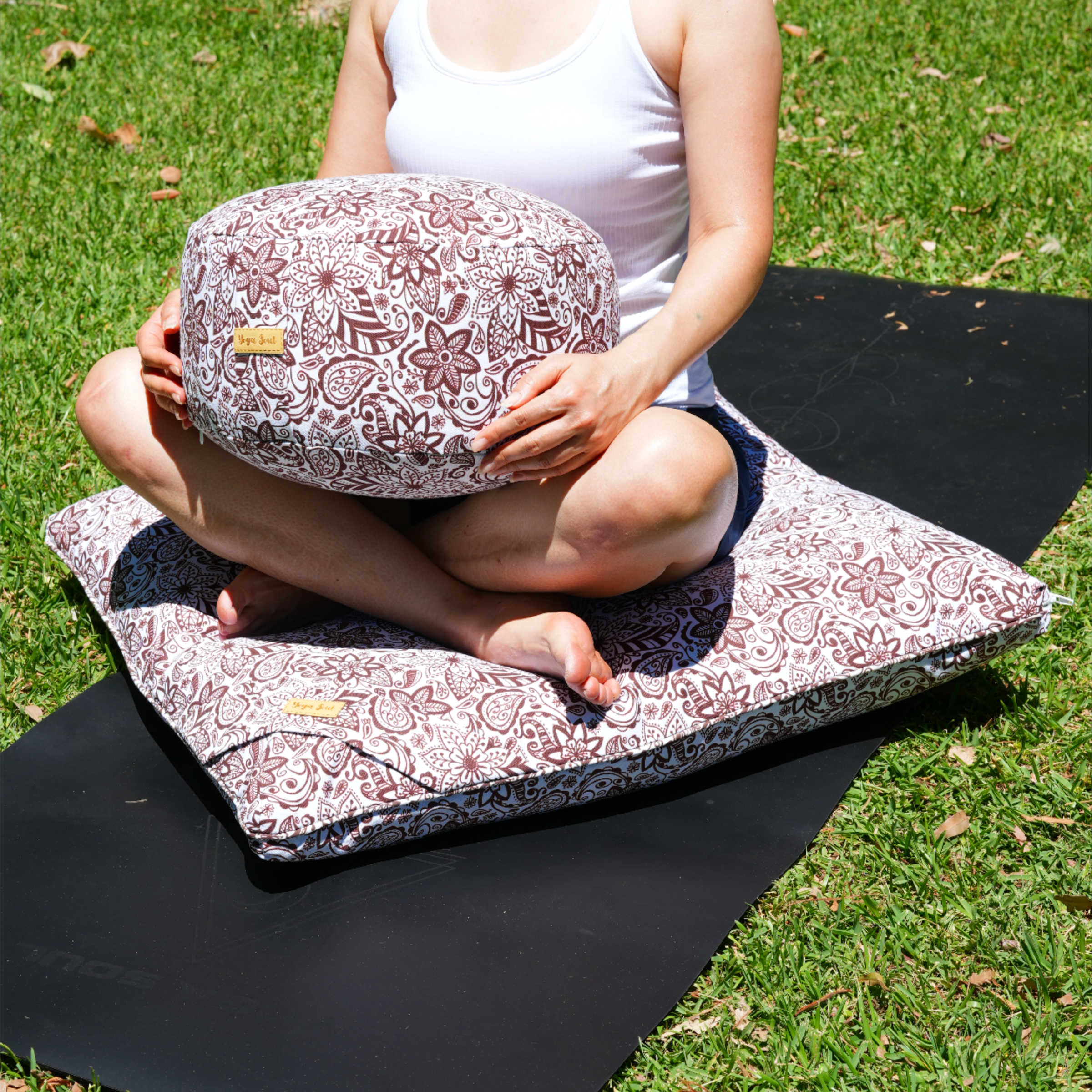ZABUTON Meditation Cushion | Paisley Flower | Chocolate