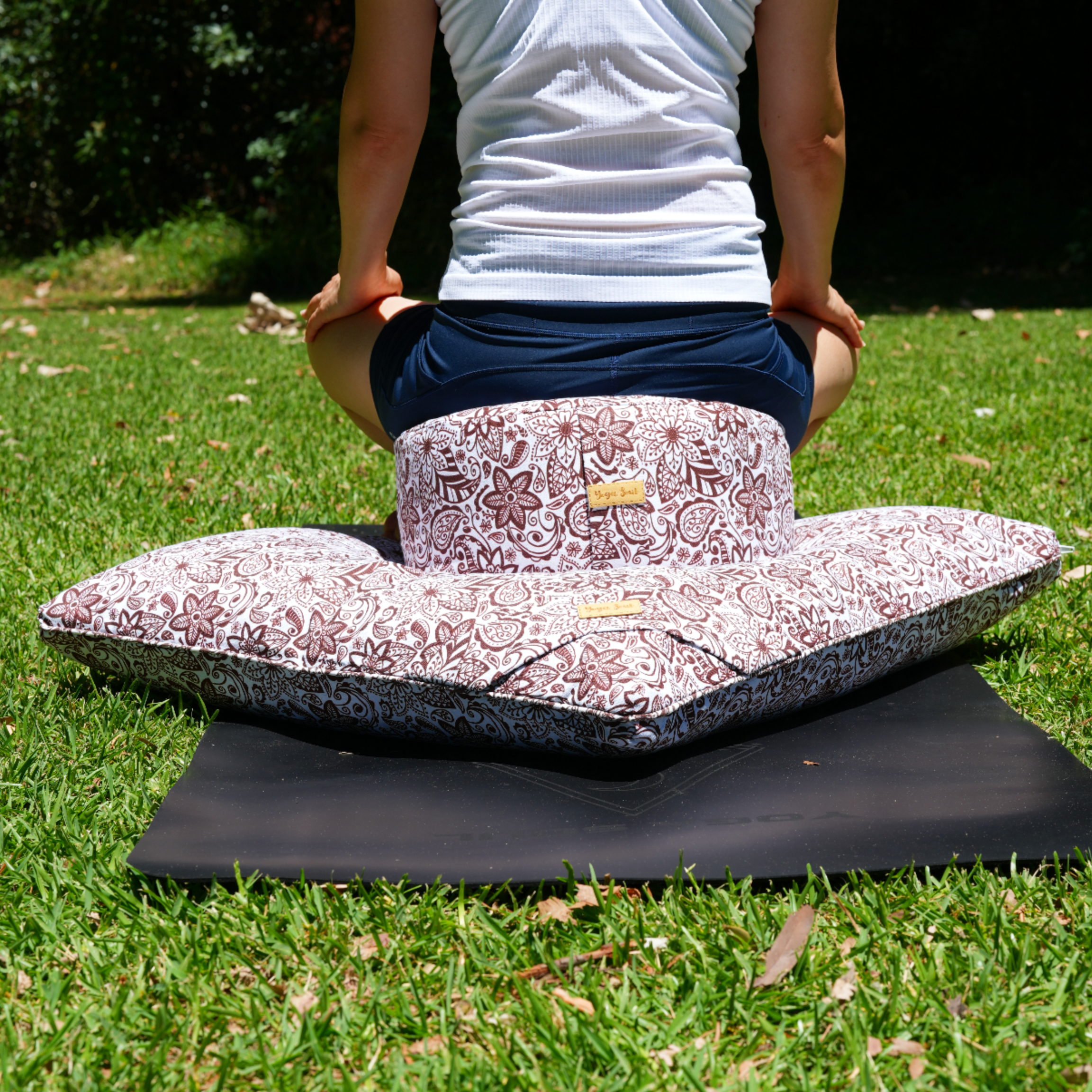 ZABUTON Meditation Cushion | Paisley Flower | Chocolate