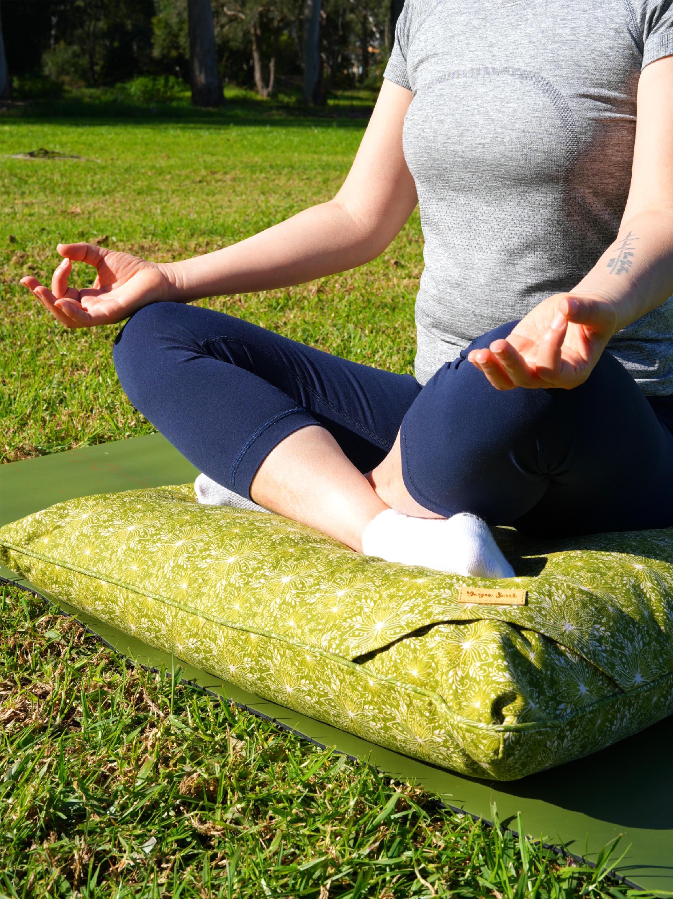 ZABUTON Meditation Cushion | Lotus | Olive Green