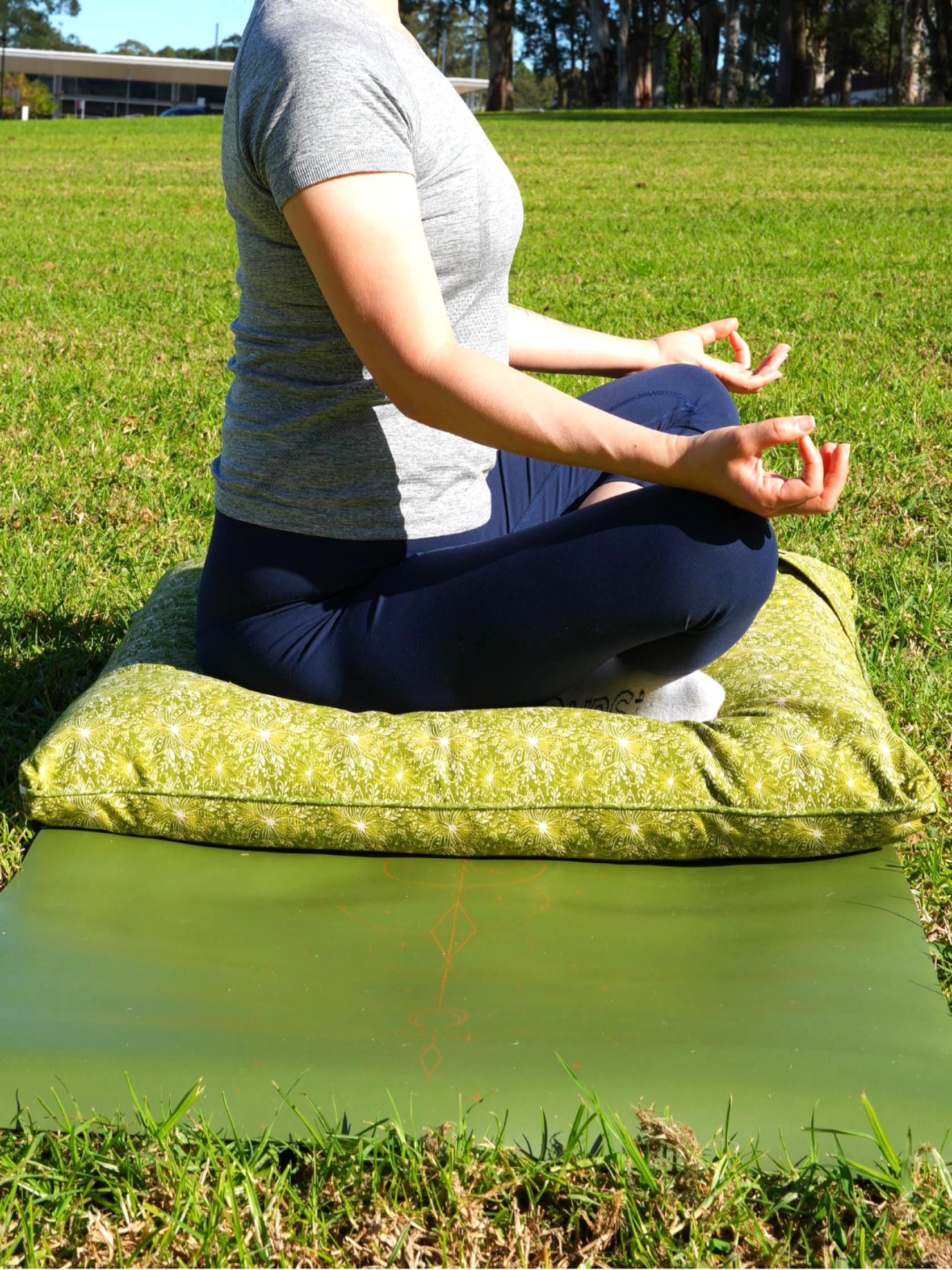ZABUTON Meditation Cushion | Lotus | Olive Green
