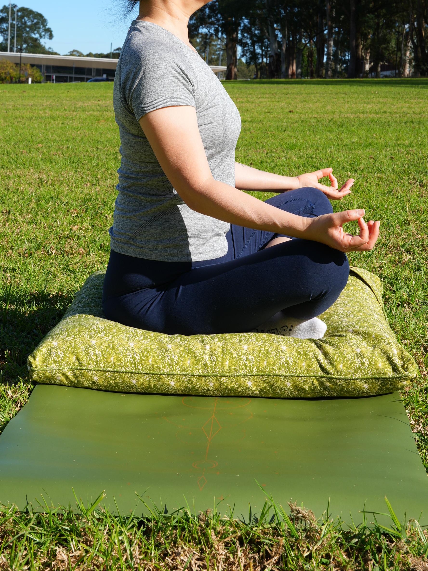 ZABUTON Meditation Cushion | Lotus | Olive Green