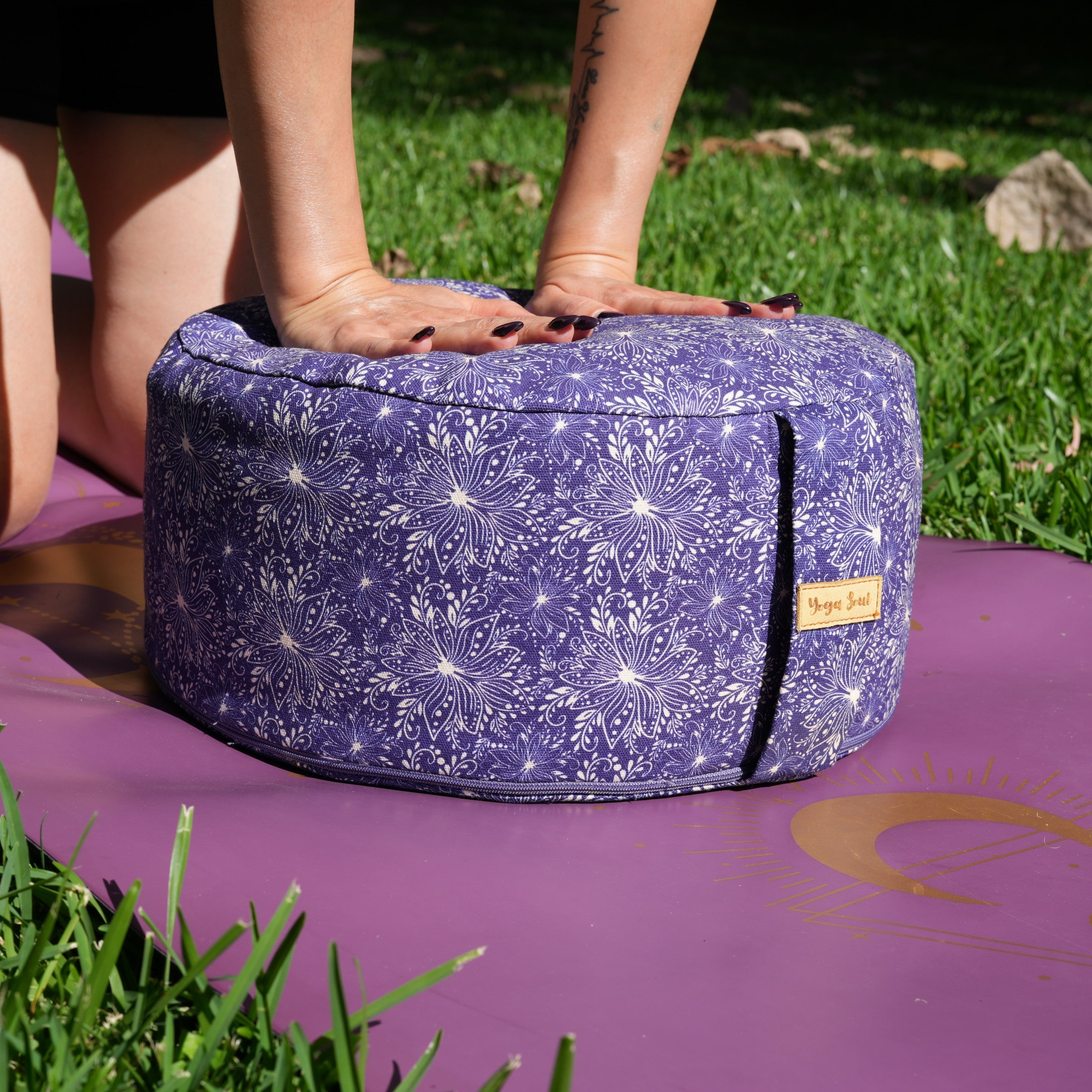 RONDO Meditation Cushion | Sattva Lotus | Midnight