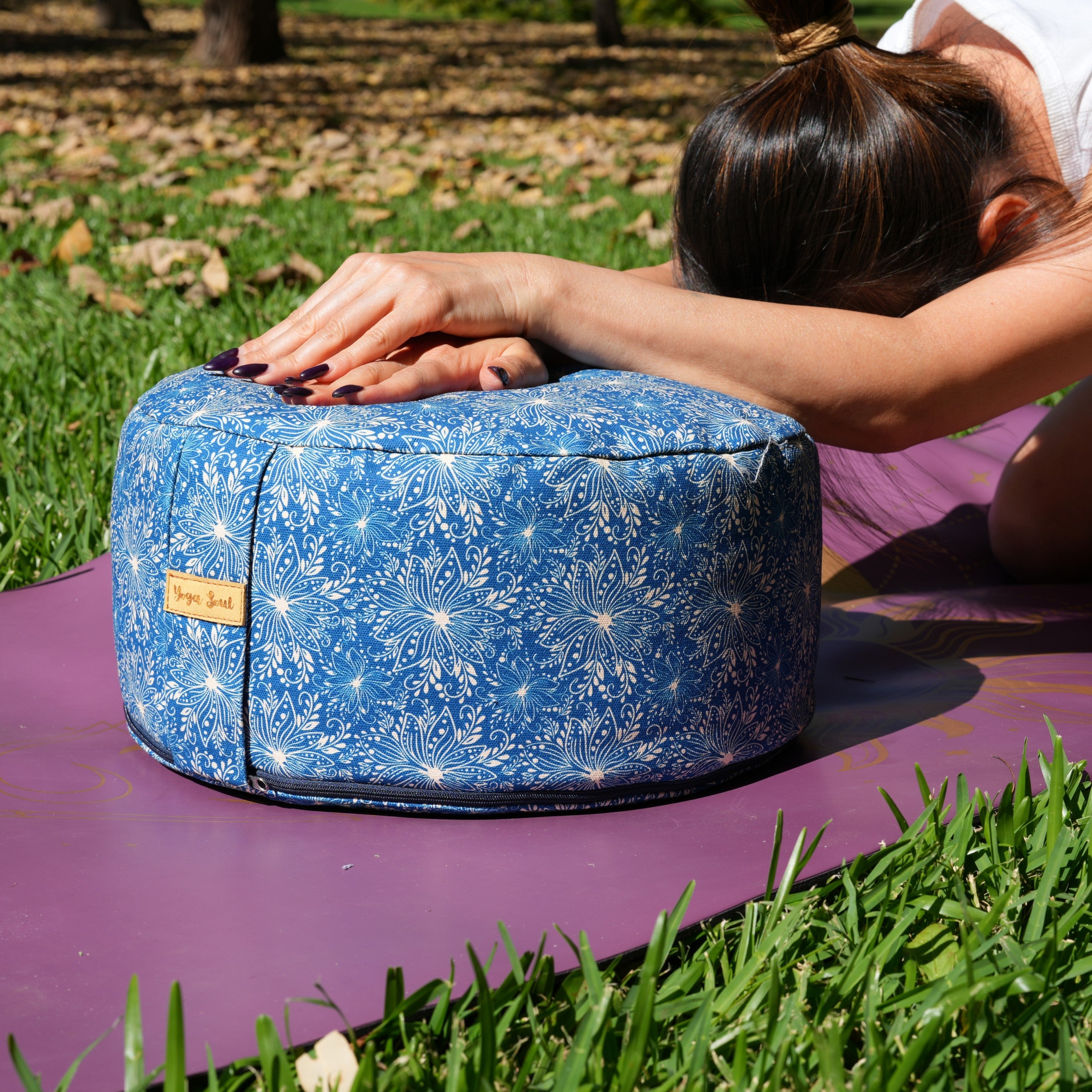 RONDO Meditation Cushion | Sattva Lotus | Indigo Blue