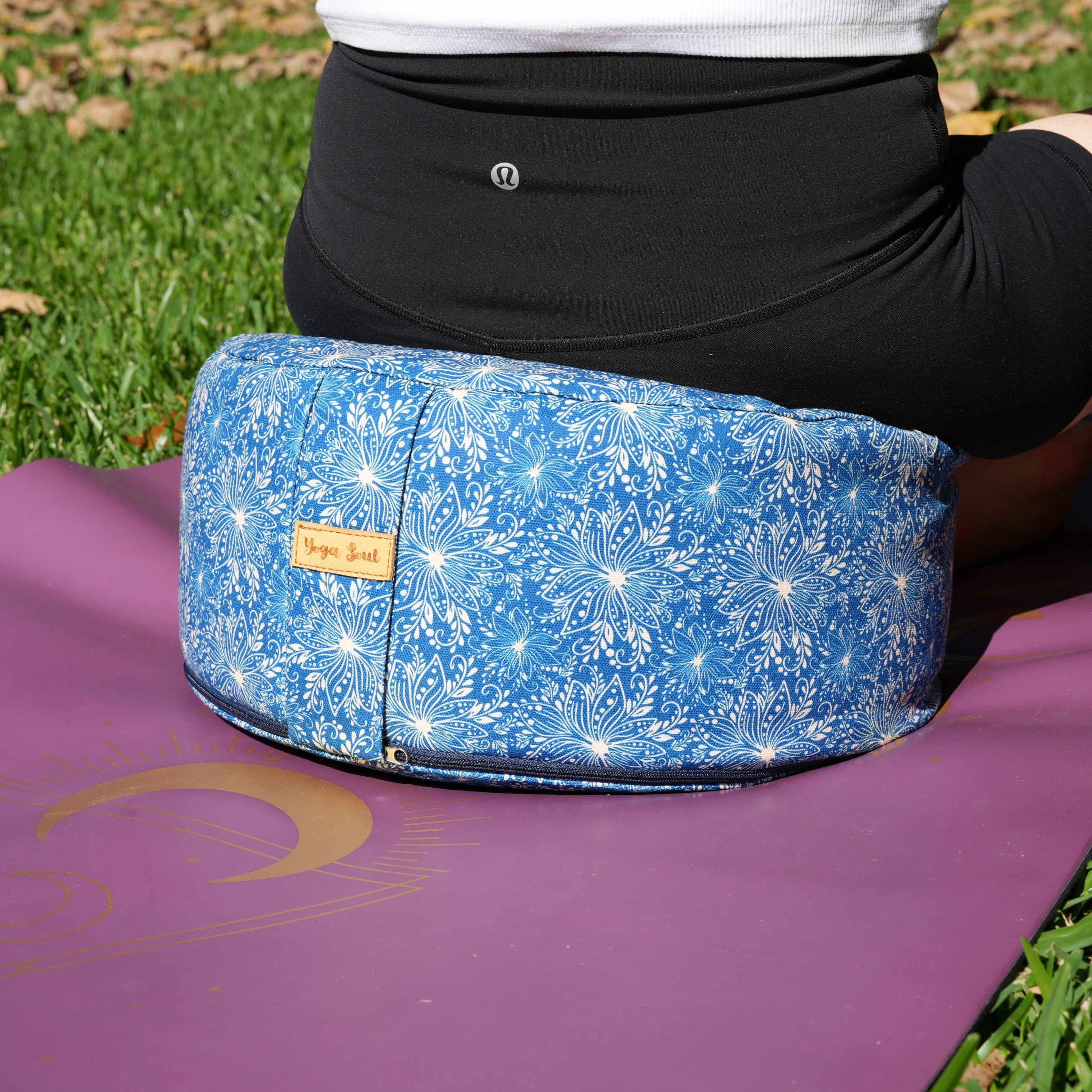 RONDO Meditation Cushion | Sattva Lotus | Indigo Blue