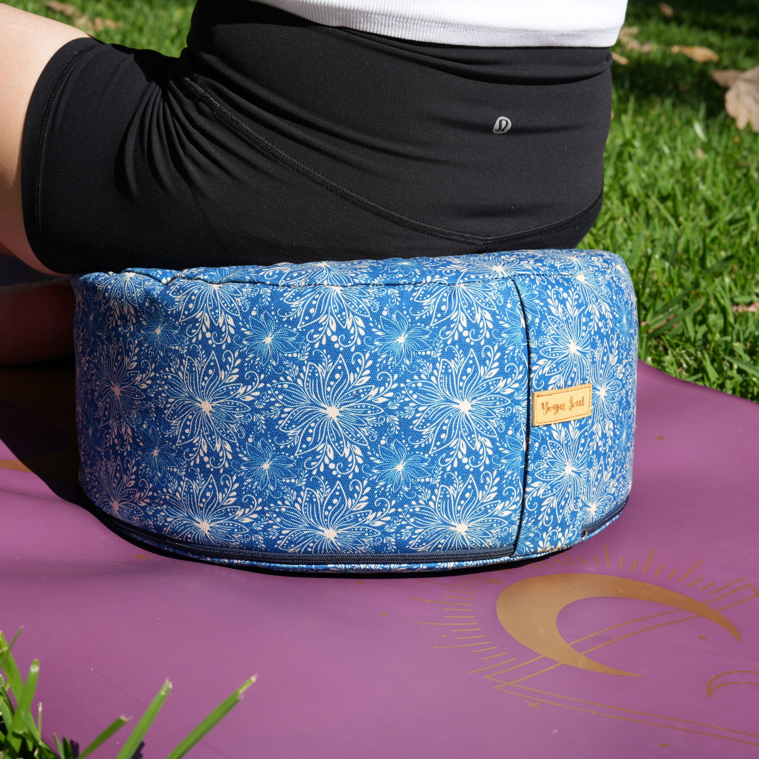 RONDO Meditation Cushion | Sattva Lotus | Indigo Blue