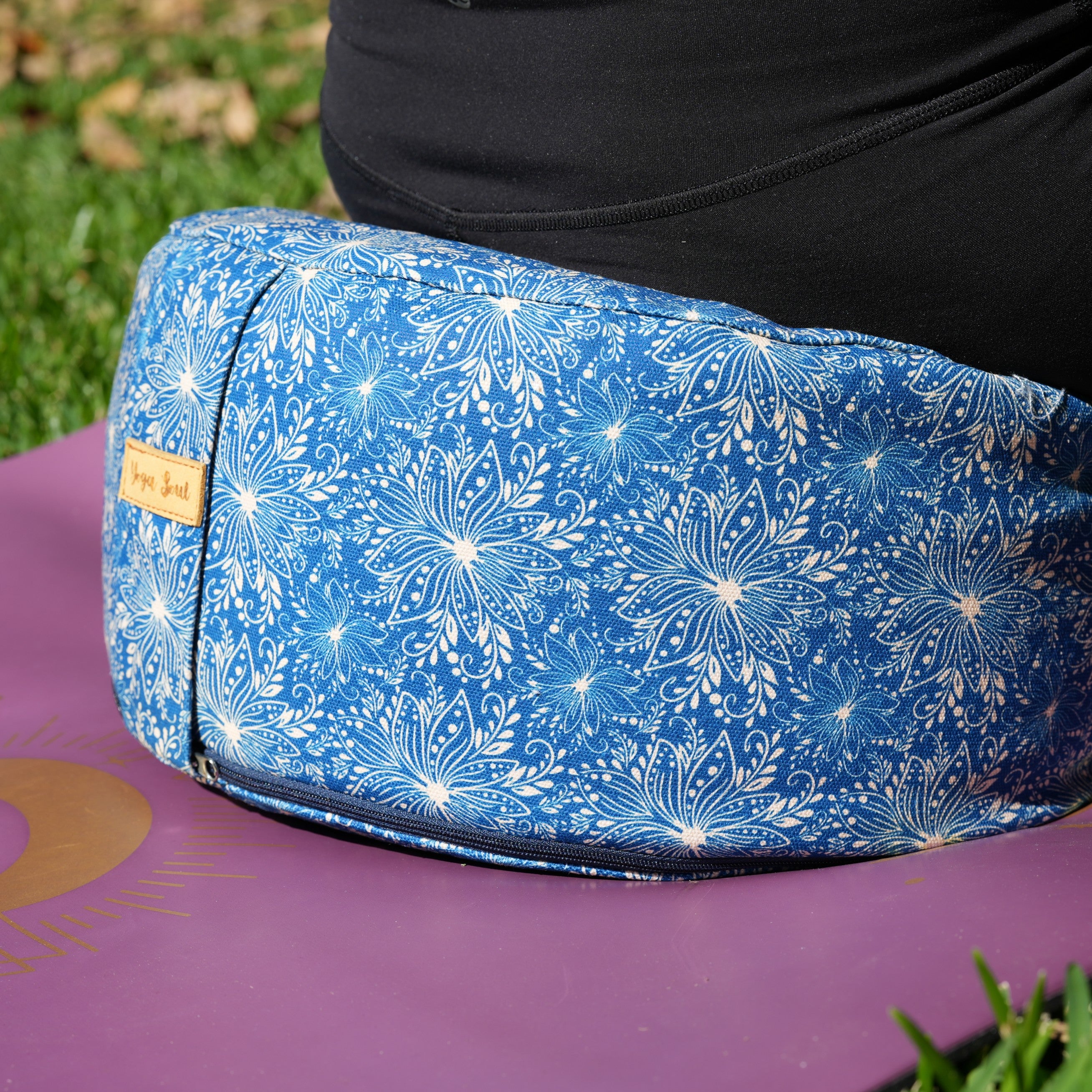 RONDO Meditation Cushion | Sattva Lotus | Indigo Blue